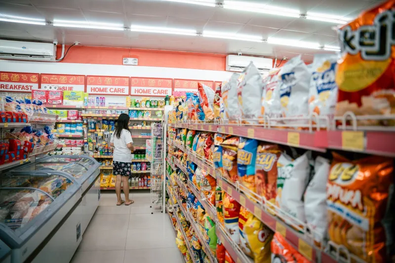 How Stores Herd You Toward the Most Expensive Items — And the Simple Moves That Break the Pattern